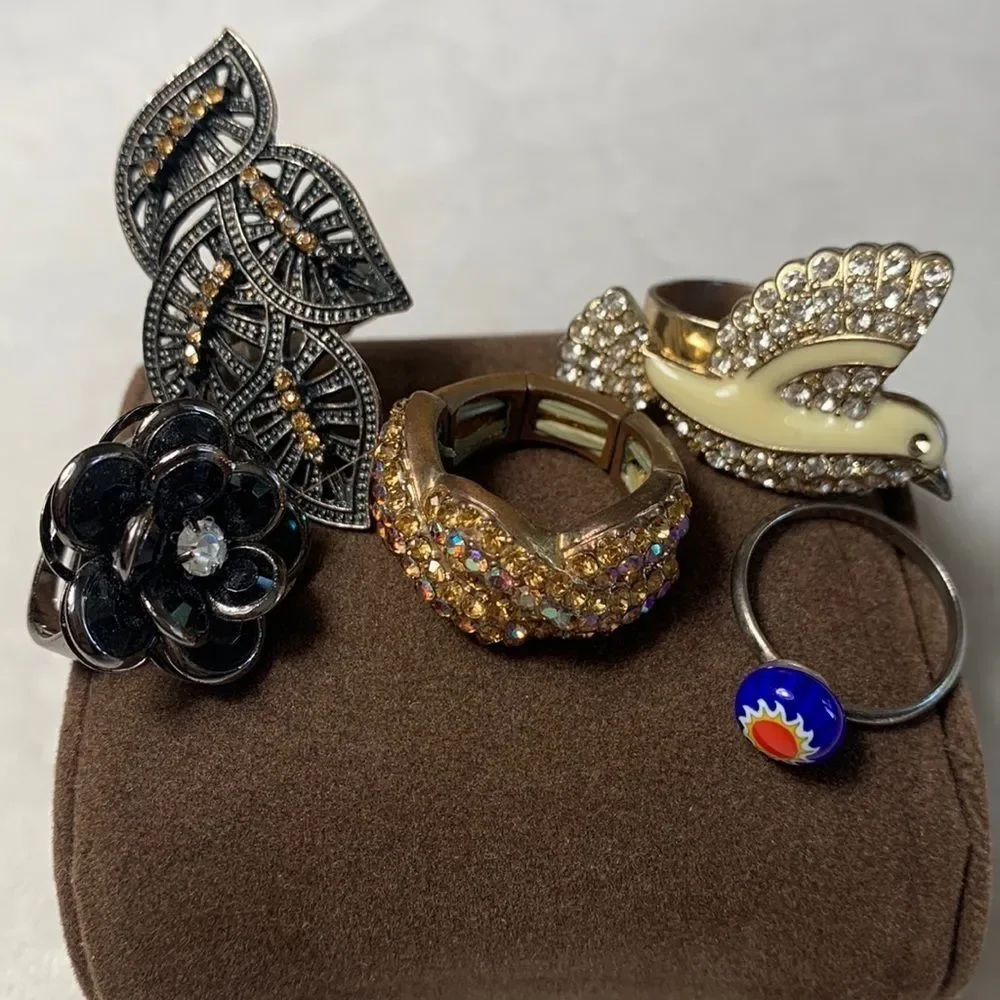 Lot of 5 costume jewelry rings